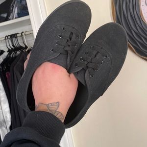 Black shoes size 8 in womens lightly used